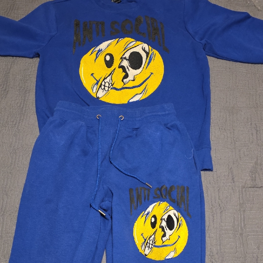 Genuine Merchandise Blue Sweatshirt